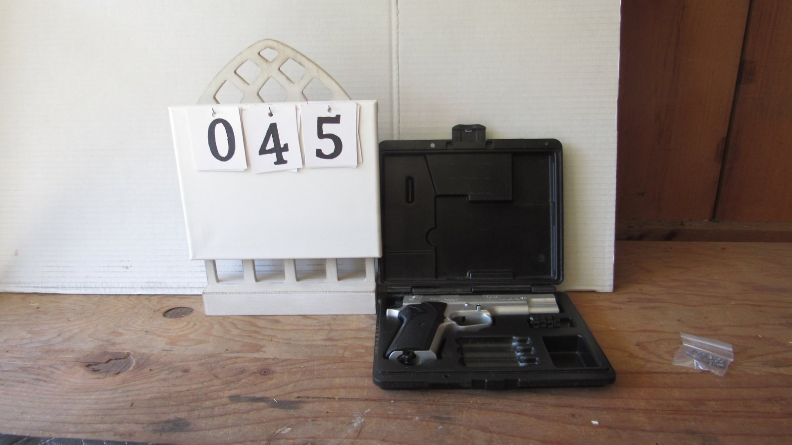 Crossman Model 1008 Pellet Air Gun with Case (AS SHOWN): Up for auction is a Crossman Model 1008 Pellet Air Gun (as shown), complete with a protective case. This reliable air gun is perfect for target practice and recreational shooting, featuring a sturdy d