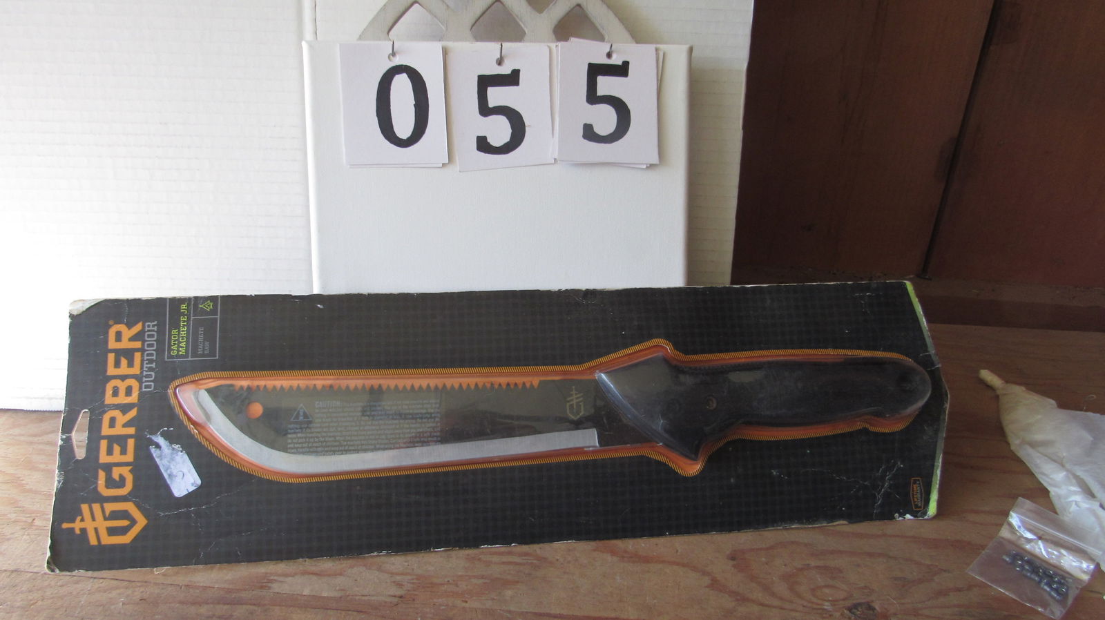 New In Package Gerber Hunting Camping Survival Junior Gator Machete Knife 31-000759 + Sheath (1 of 3)