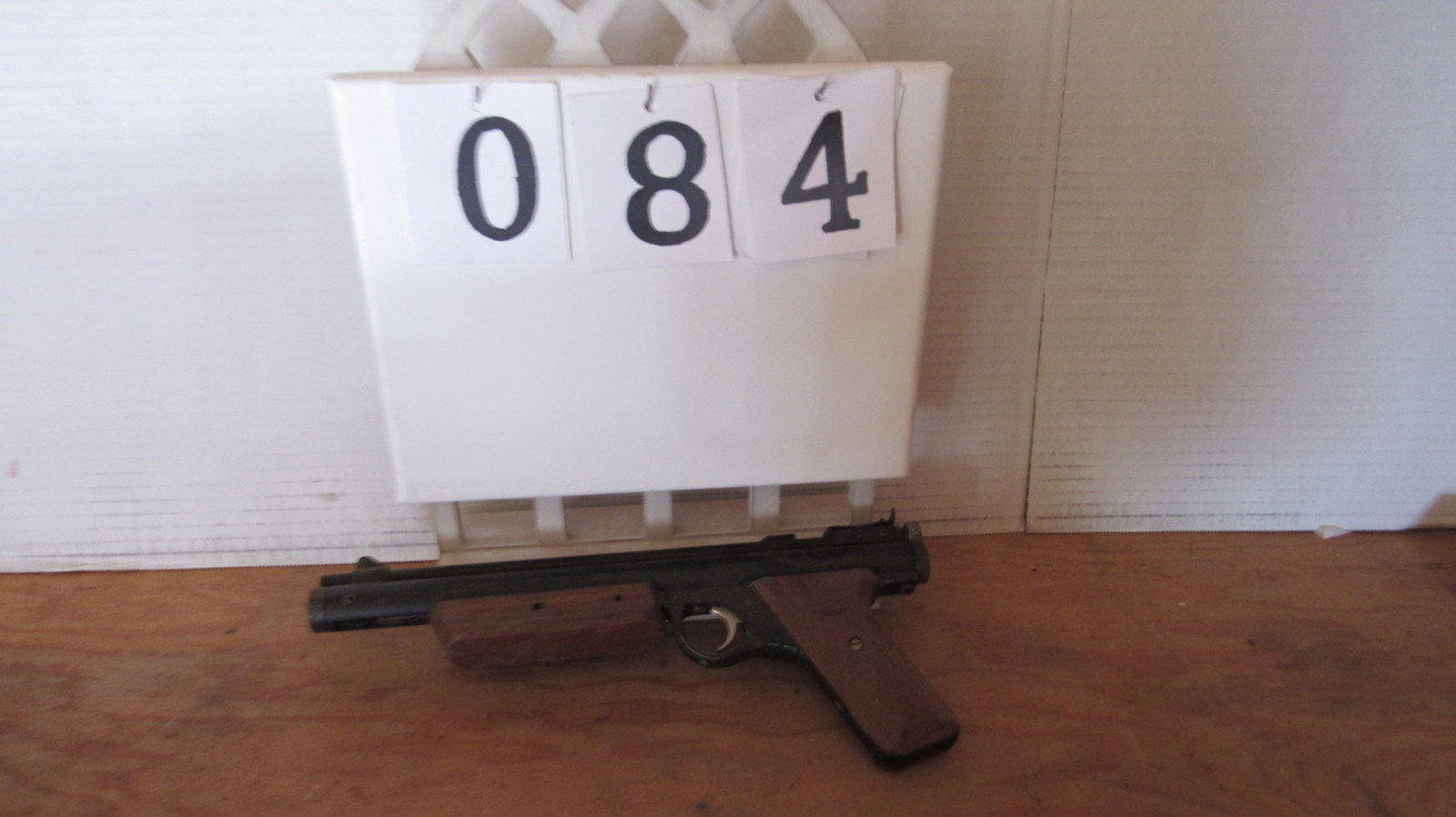 Pellet Pistol Gun: Up for auction is a Pellet Pistol Gun, perfect for target shooting and plinking enthusiasts. This reliable air pistol offers precision performance and is designed for easy handling. Its lightweight co