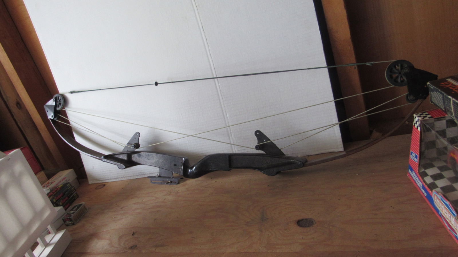 Vintage Bear Whitetail Compound Bow (1 of 5)