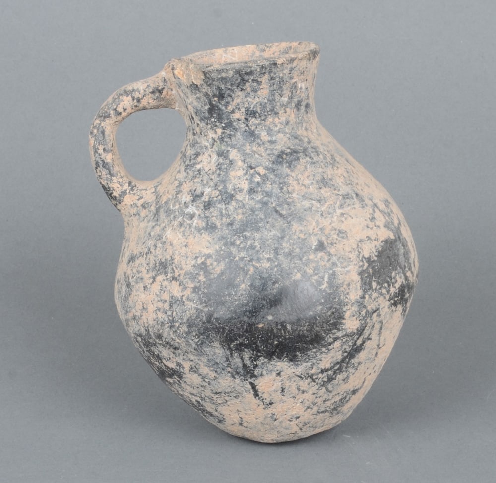 Wohl Etruskische Kanne. Italien 7./6. Jh. v. Chr. Bucchero-Keramik, H=7 cm. Provenienz: Se (1 of 3)