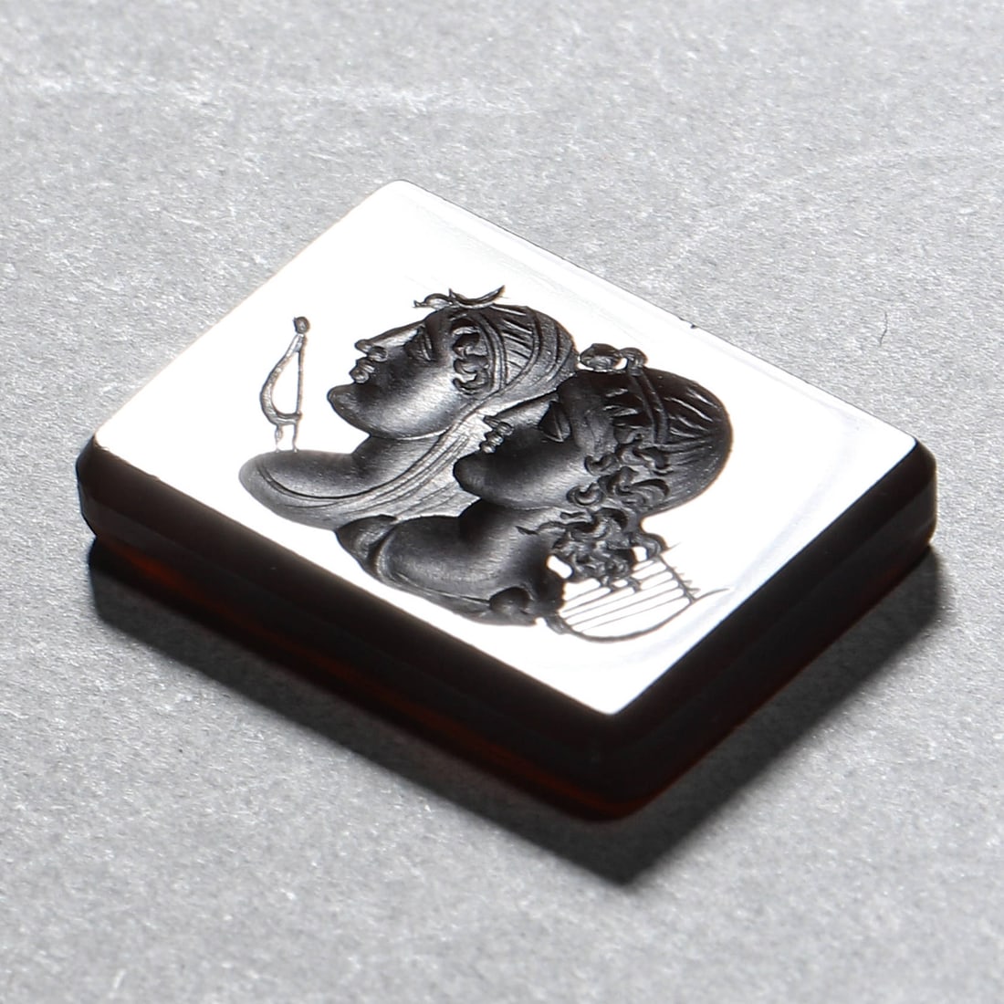 A CHINESE AGATE SEAL FACE FOR WAX STAMPING. (1 of 2)