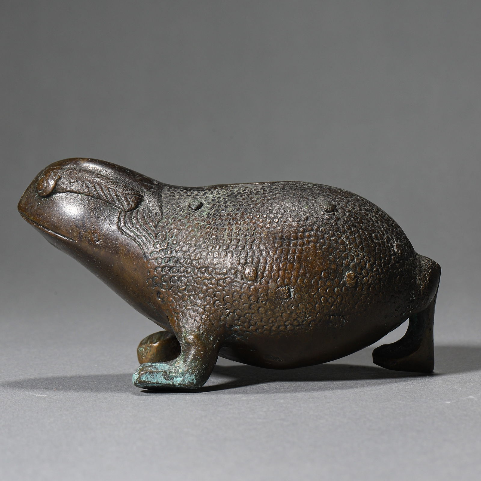 A CHINESE BRONZE TOAD-SHAPED INK DRIPPER. (1 of 3)