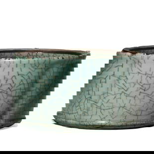 A CHINESE GE-TYPE GLAZED BRUSH WASHER.: A CHINESE GE-TYPE GLAZED BRUSH WASHER. Height: 3 3/4 in. (9.5 cm), Diameter: 6 9/16 in. (16.7 cm) Condition: Any statement made in any catalogue or otherwise regarding the origin, date, age, attributi