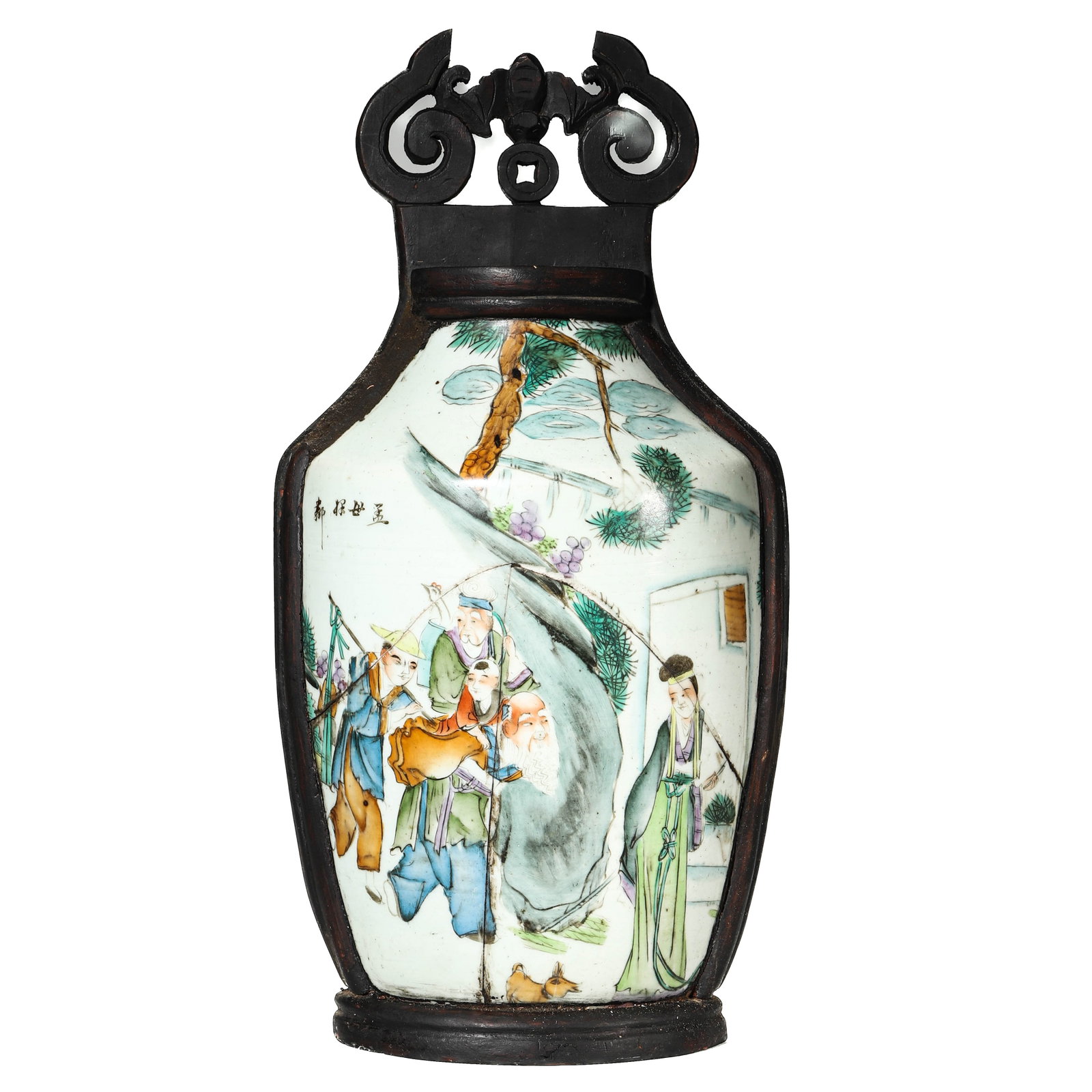 A CHINESE FAMILLE VERTE FIGURAL WALL VASE: Height: 16 1/2 in (42 cm); Width: 8 1/2 in (21.5 cm)