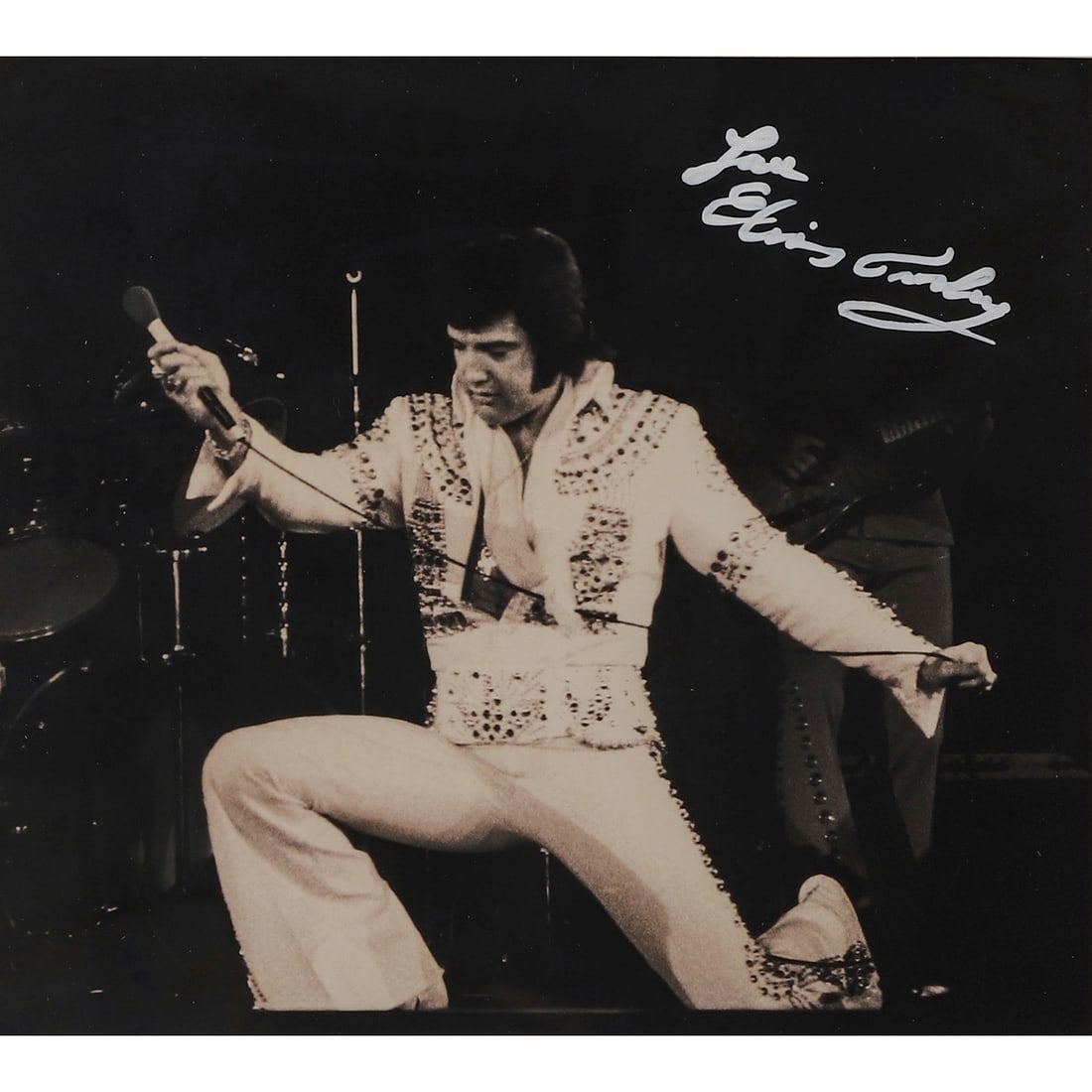 ELVIS PRESLEY PERFORMING ON STAGE, CIRCA 1972 (1 of 3)