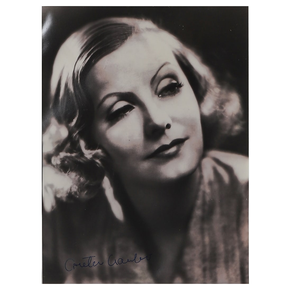 GRETA GARBO SIGNED PORTRAIT PHOTOGRAPH (1 of 4)