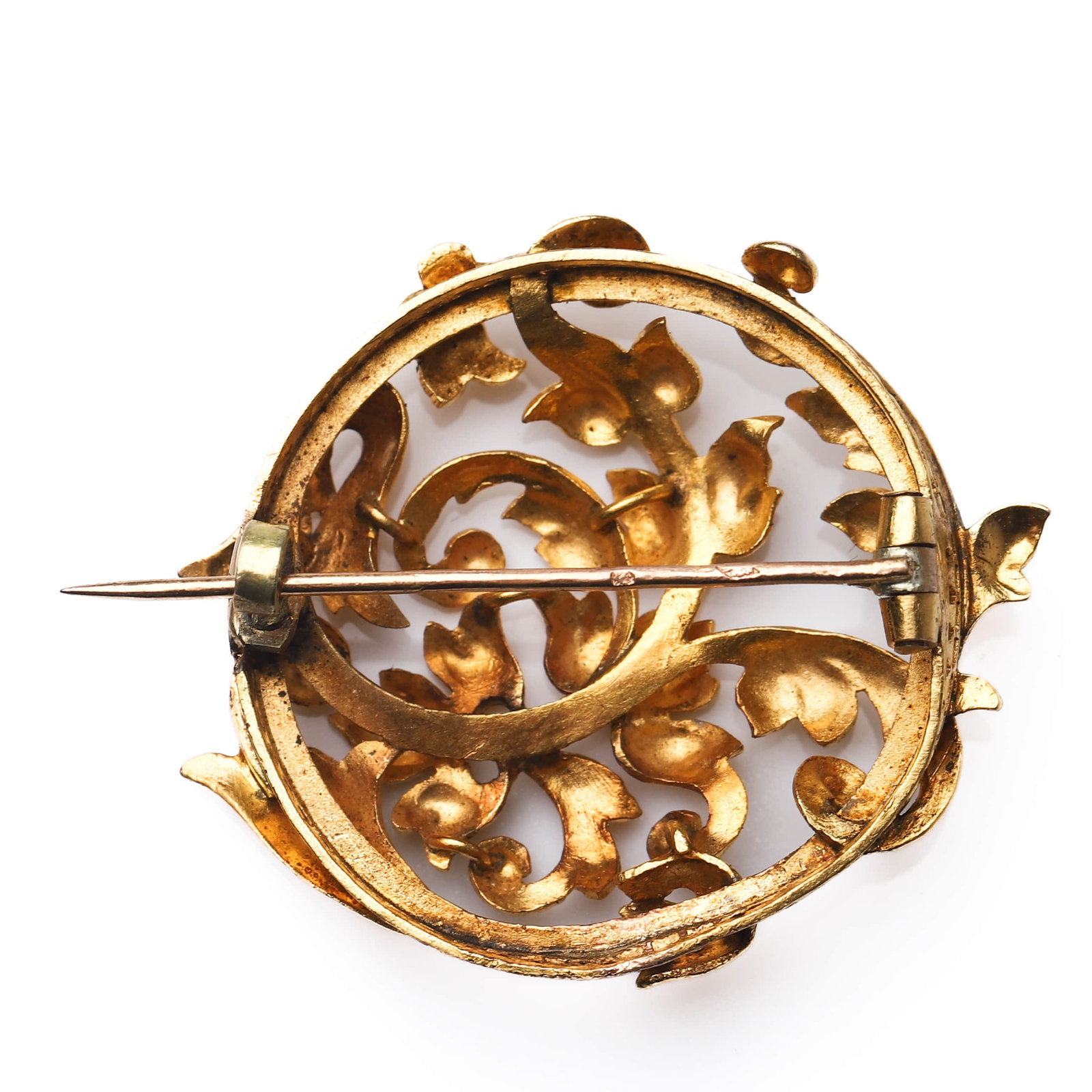 GOLD FLORAL OPENWORK BROOCH - 3