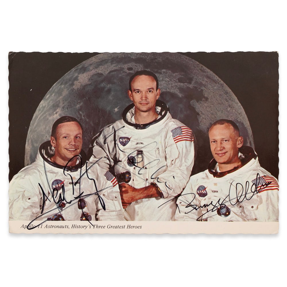 NEIL ARMSTRONG, BUZZ ALDRIN & MICHAEL COLLINS FULLY SIGNED APOLLO 11 ASTRONAUTS POSTCARD (1 of 2)