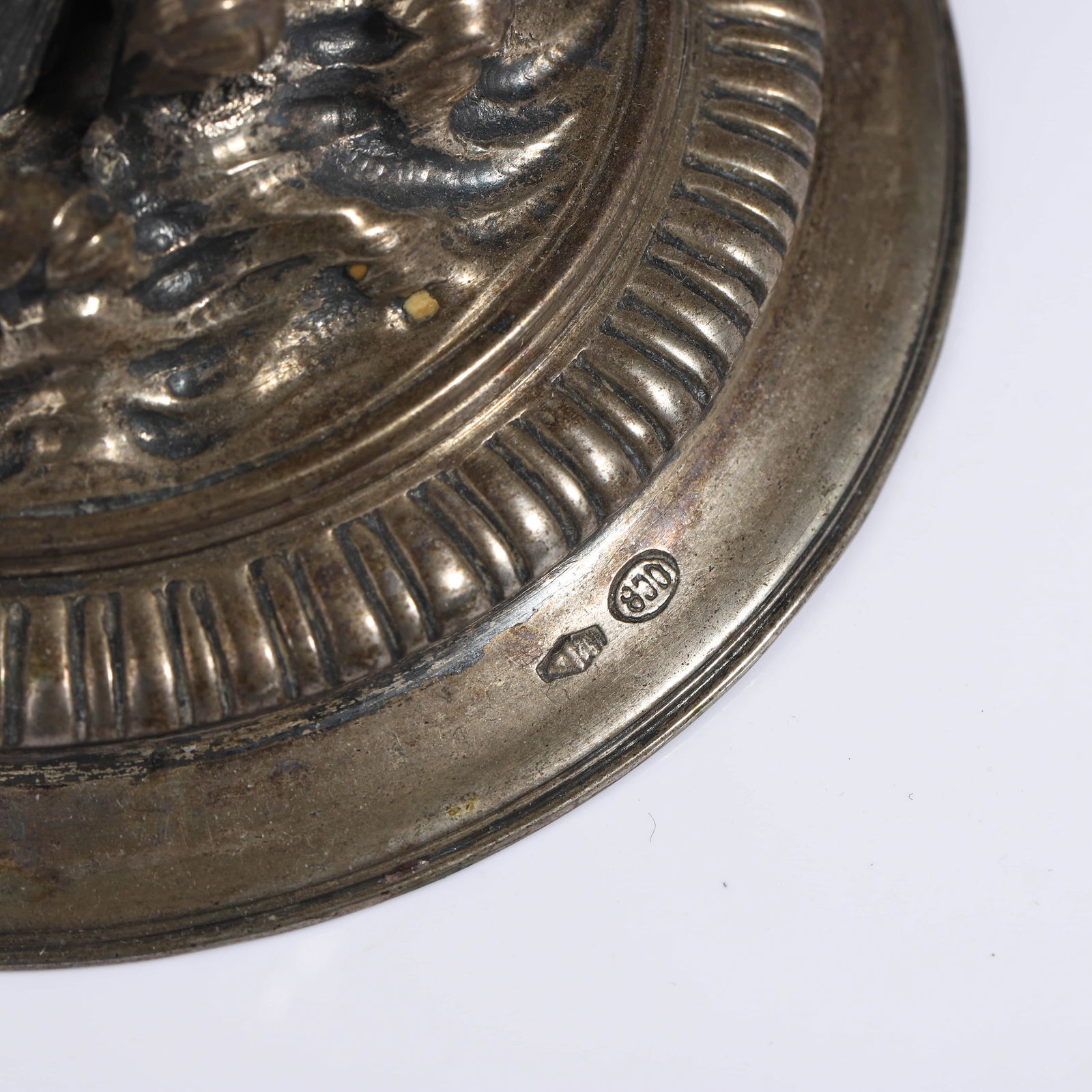 A CONTINENTAL SILVER CANDLESTICK, 19TH CENTURY - 7