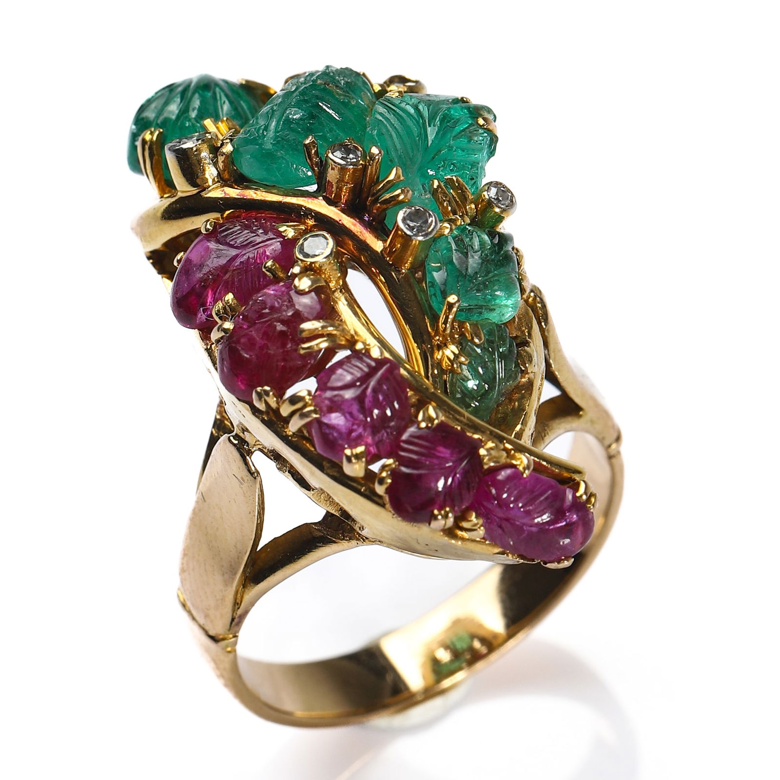 FRENCH RETRO PERIOD “TUTTI FRUTTI?? GOLD RING: Dimensions Inner diameter: 21/32 in (16.8 mm); Ring size: Hong Kong size 12 (US size 6); Weight: 11.2 g Description A refined French Retro-period “Tutti Frutti” gold ring, handcrafted in 18K y