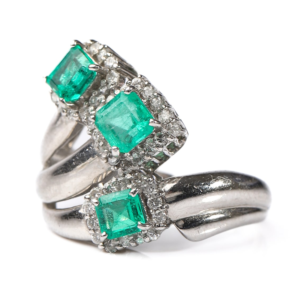 PLATINUM EMERALD AND DIAMOND RING, RETRO PERIOD - 3