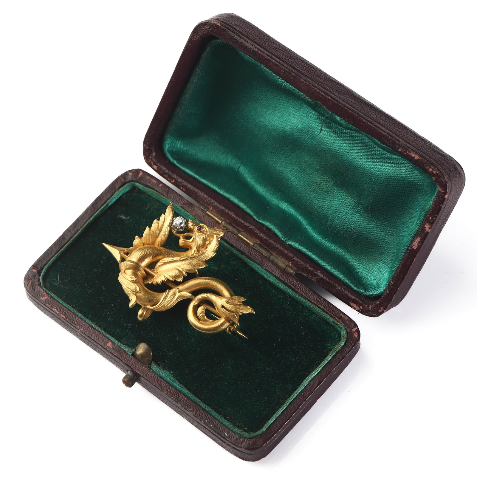 FRENCH ART NOUVEAU CHIMERA DRAGON 23K GOLD AND DIAMOND BROOCH WITH ORIGINAL BOX: Dimensions Length1 37/64 in (40 mm)Width1 7/64 in (28 mm)Weight7.8 g Description Art Nouveau Period (1880–1920). A refined French antique brooch handcrafted in 23K gold, designed as a sculptural