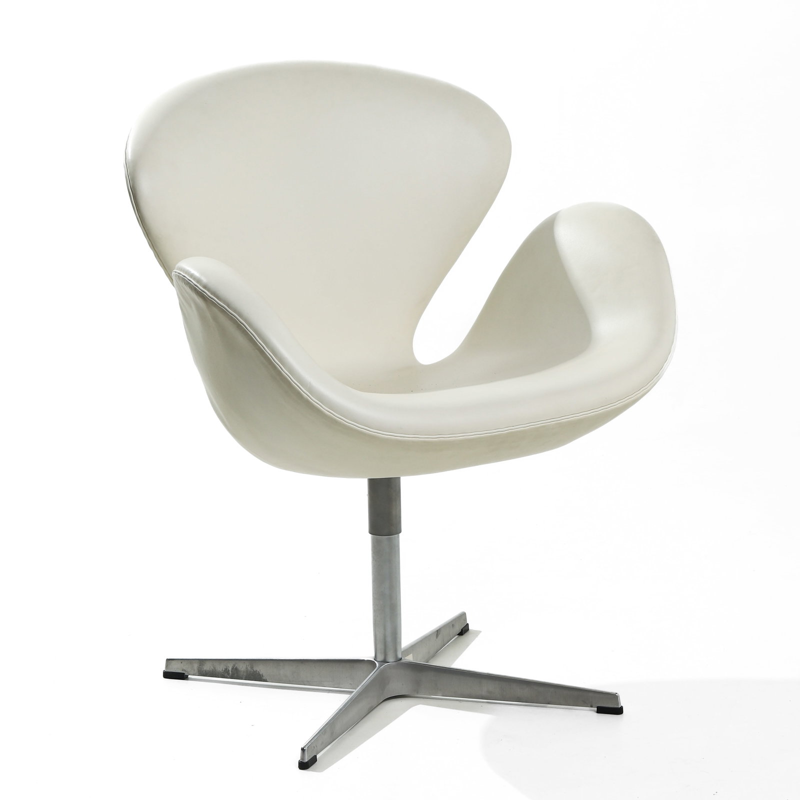 ARNE JACOBSEN "SWAN CHAIR" FOR FRITZ HANSEN, WHITE LEATHER, 2010 PRODUCTION (1 of 7)