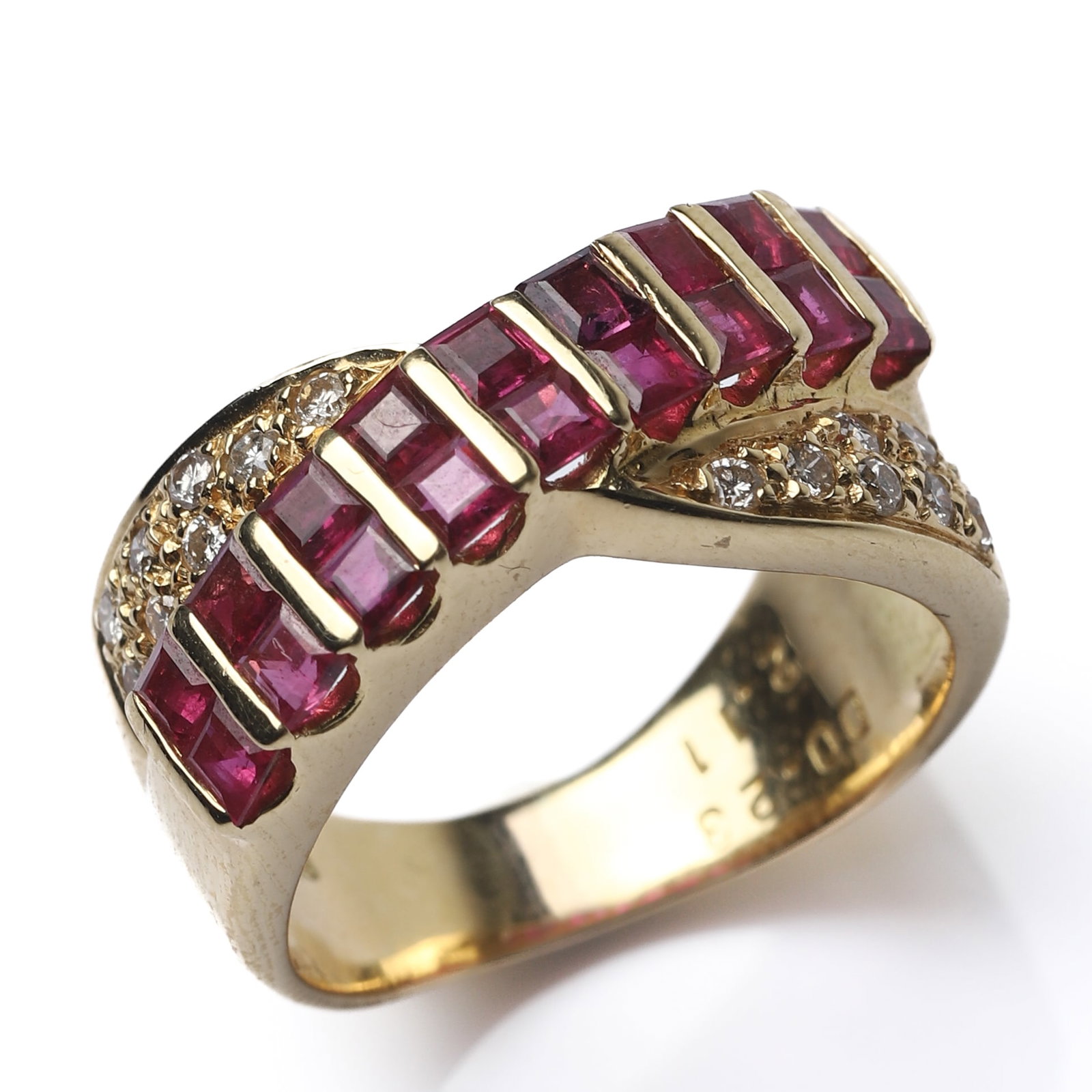 18K GOLD RUBY AND DIAMOND RING (1 of 5)