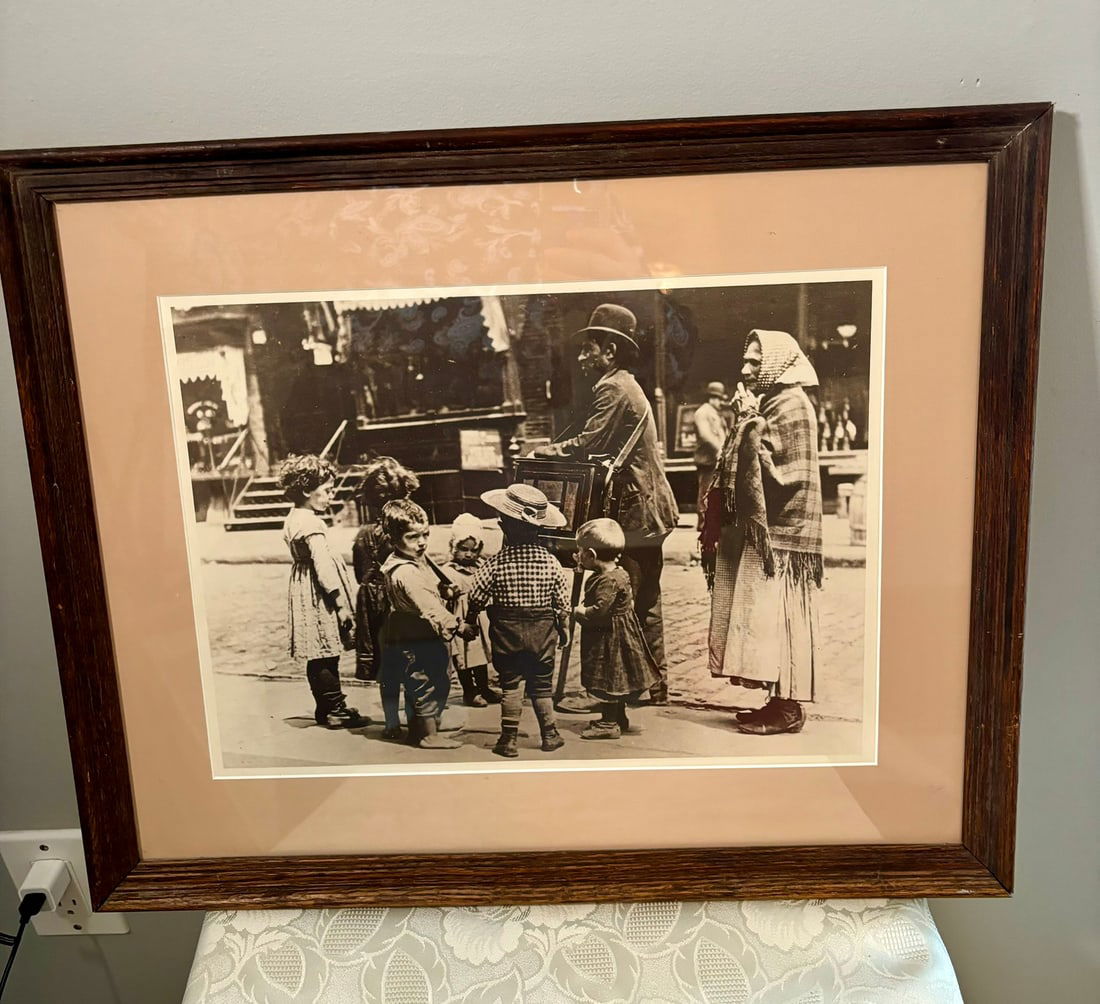 Framed Vintage Circle of Children B/W Photograph (1 of 2)
