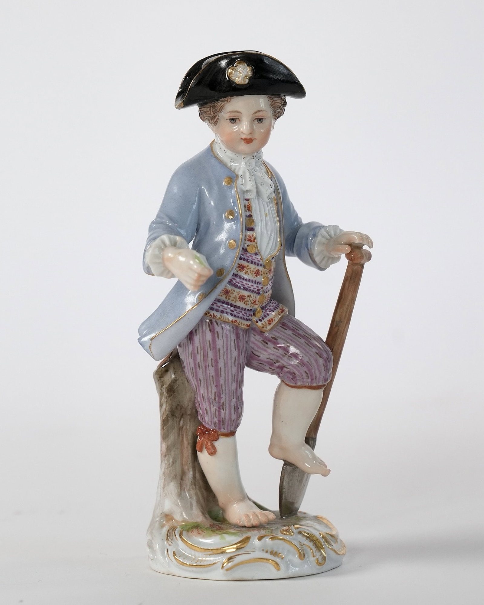 19 century MEISSEN Porcelain Figurine (Gardener): MEISSEN porcelain Figurine of Gardener XIX century. Tall 5 1/4 inches (13,5 cm). Marked on base.