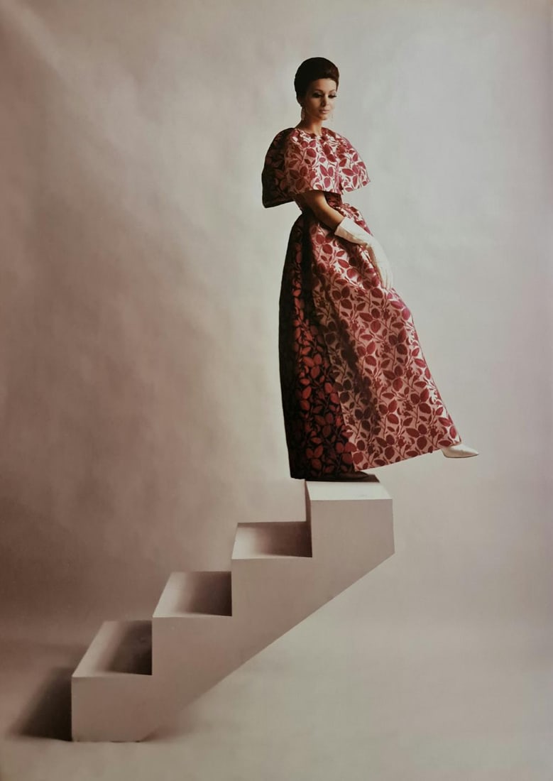 Melvin Sokolski, Isabella, Stepoff, Bazaar, 1960: Photographer: Melvin Sokolsky, (October 9, 1933 – August 29, 2022) was an American photographer and film director. His fantastical and occasionally surreal work brought an experimental energy to Har