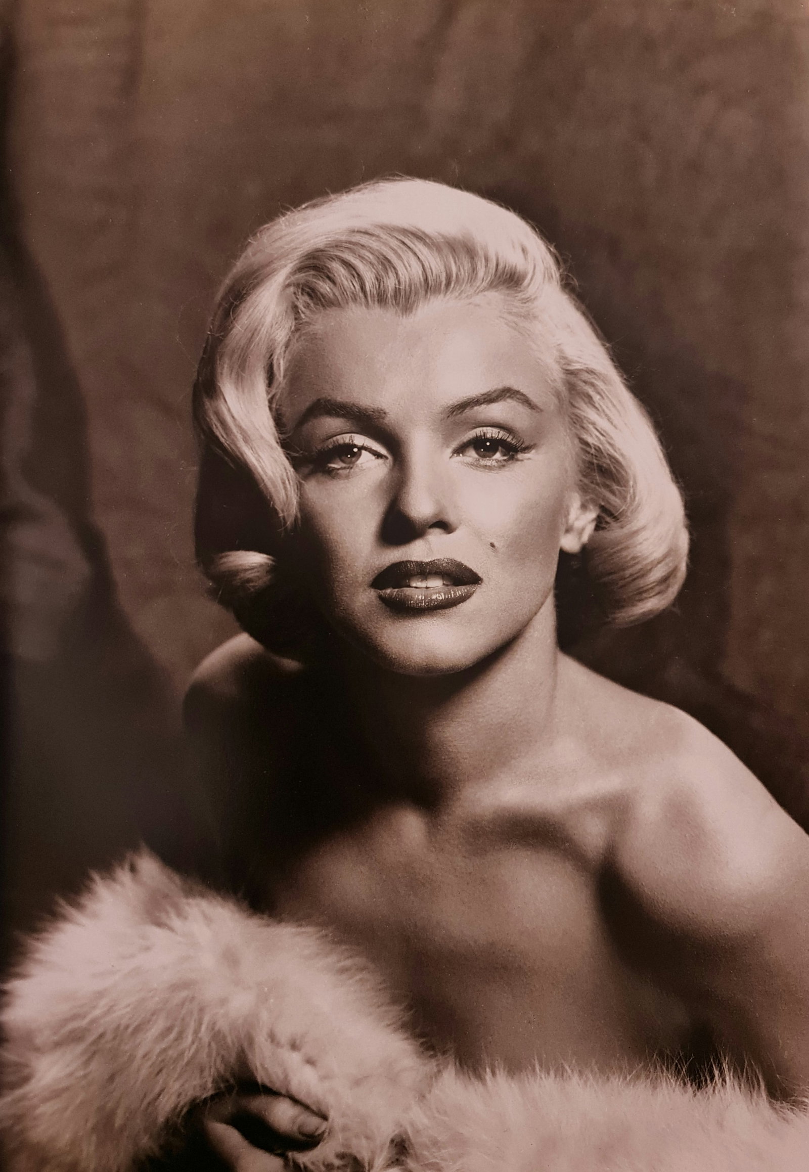 Frank Powolny, Publicity shot, 1952: Photographer: Frank Powolny Subject/Title: Publicity shot Date Of Negative: 1939 Type Of Print: Sheet Fed Photogravure/Heliogravure Date Of Print: 2000 Publisher: teNeues Paper: Medium weight, clay co