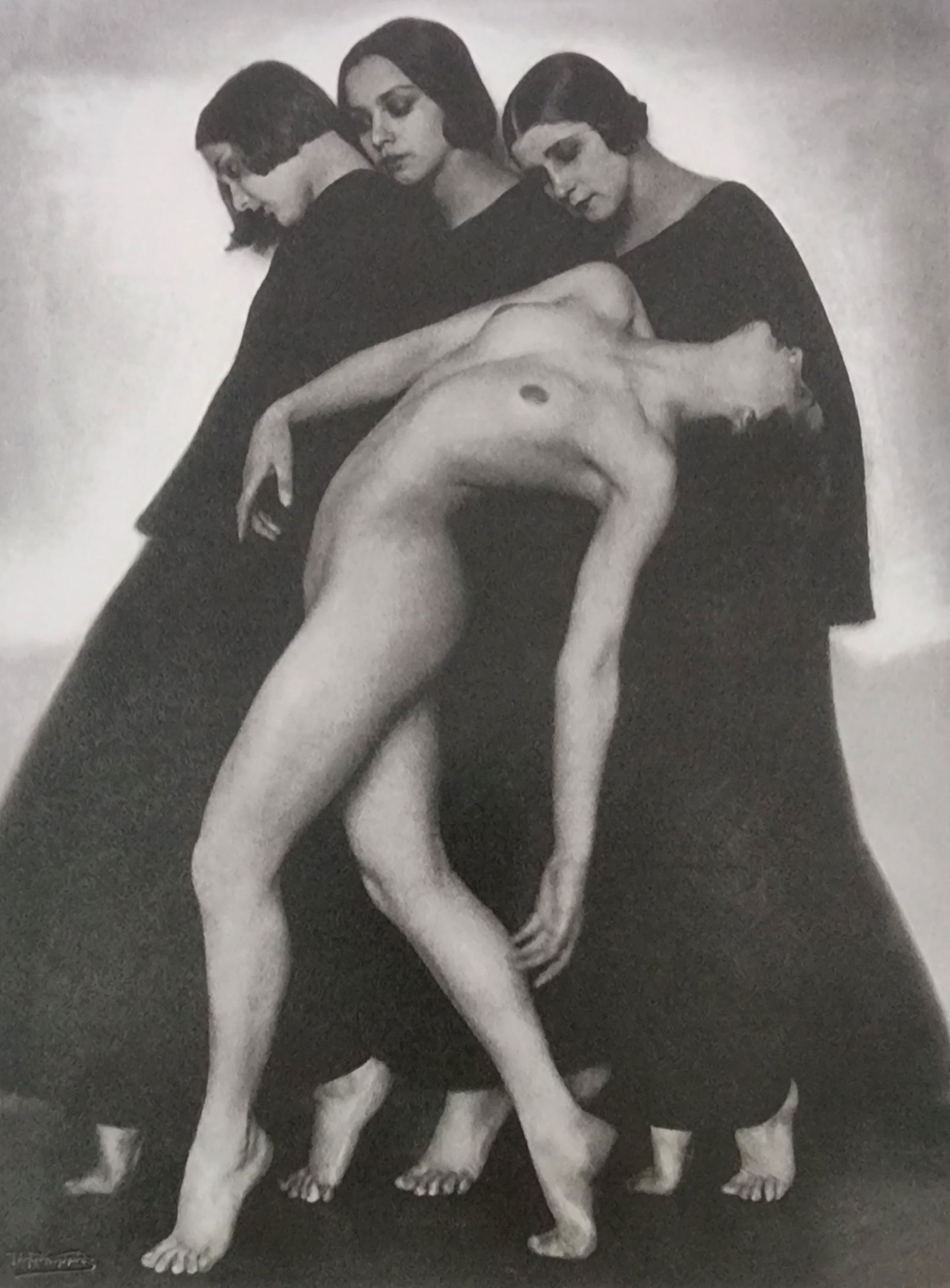 Best Female Nude Photography, 1850 - 2001: Artist/Photographer: Various photogrpher, include: Araki, Exe Arnold, Peter Beard, Bill Brandt, Brassai, Lucien Clergue, Horst P. Horst..... Title/Subject: Best female nudes photography 1850 to 2001 T