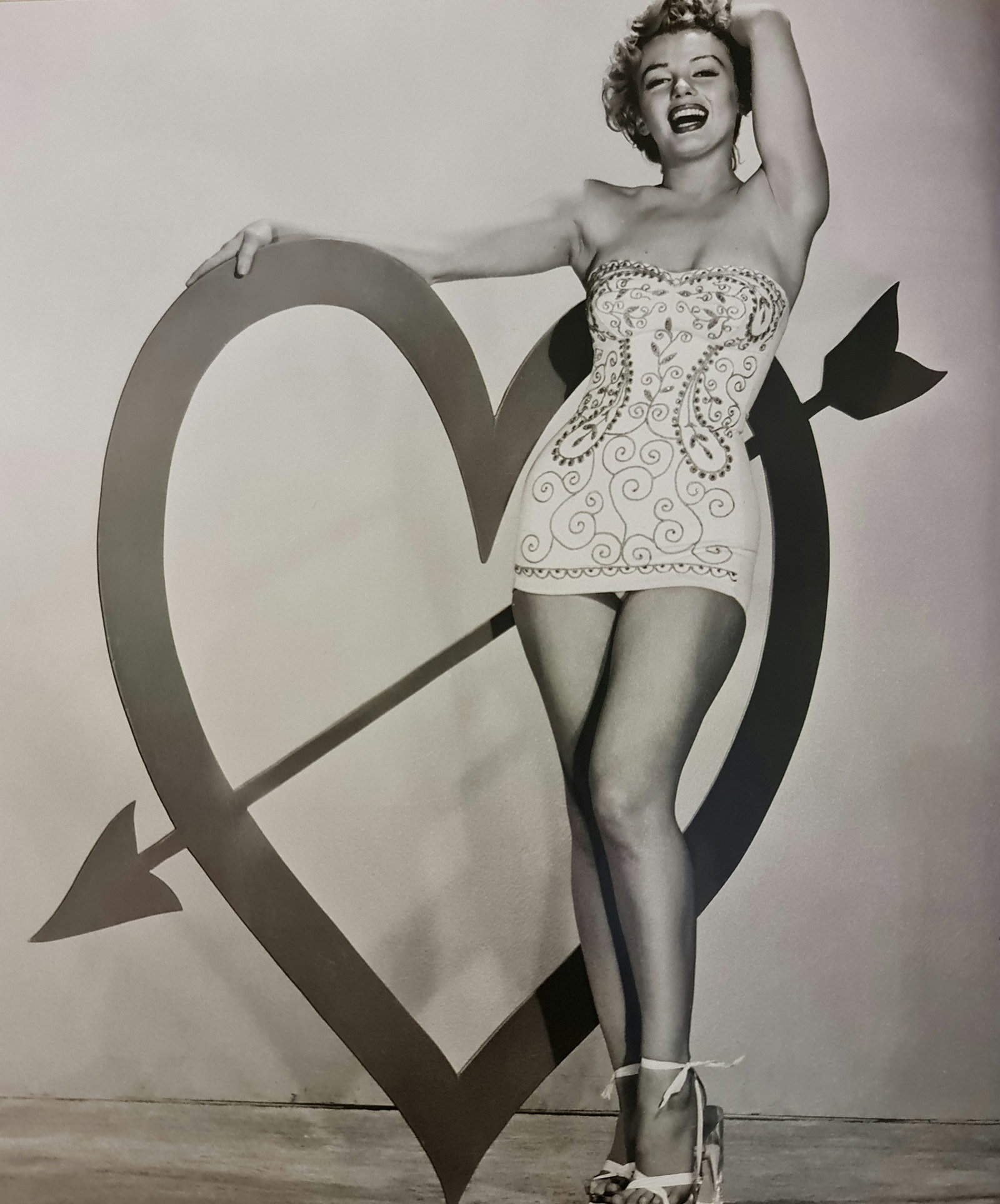 Marilyn Monroe, Posing on Valentines for the troops, 1951 (1 of 1)