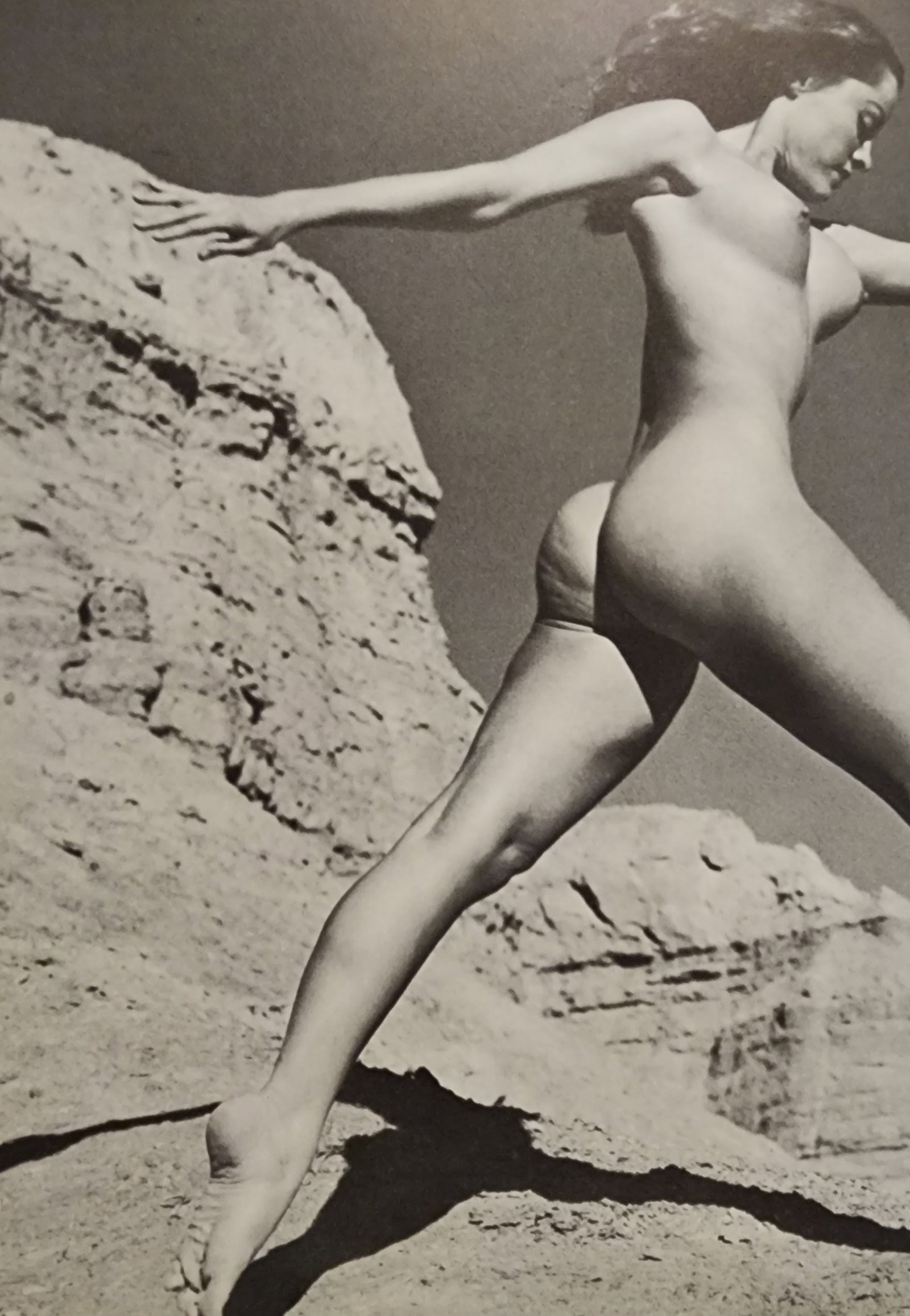 Andre de Dienes, Vintage Artistic Nudes, 1973: Artist / Photographer: Andre de Dienes Title/Subject: Vintage Artistic Nudes, 1973 Condition: Extra Fine - Excellent Type Of Print: Authentic Sheet Fed Photogravure/Heliogravure. Paper: Medium weight,