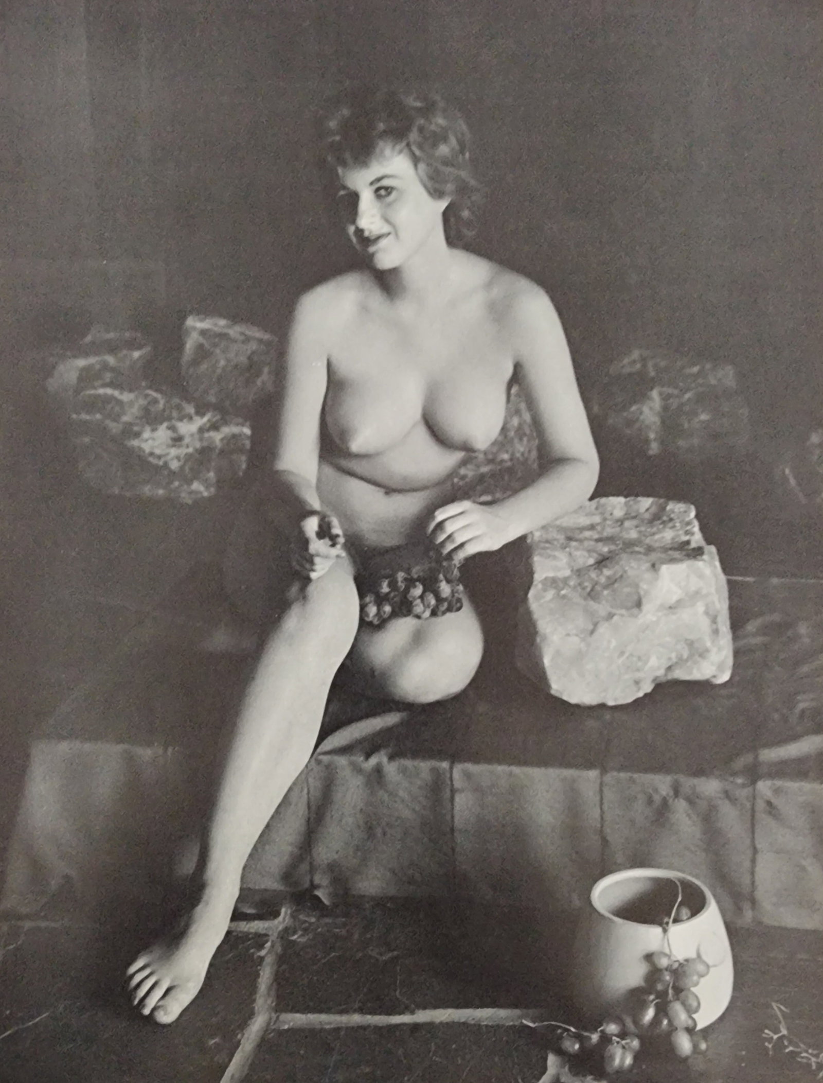 Andre de Dienes, New Nudes - Vintage, 1961: Artist / Photographer: Andre de Dienes Title/Subject: New Nudes - Vintage, 1961 Condition: Extra Fine - Excellent Type Of Print: Authentic Sheet Fed Photogravure/Heliogravure. Paper: Medium weight, sa