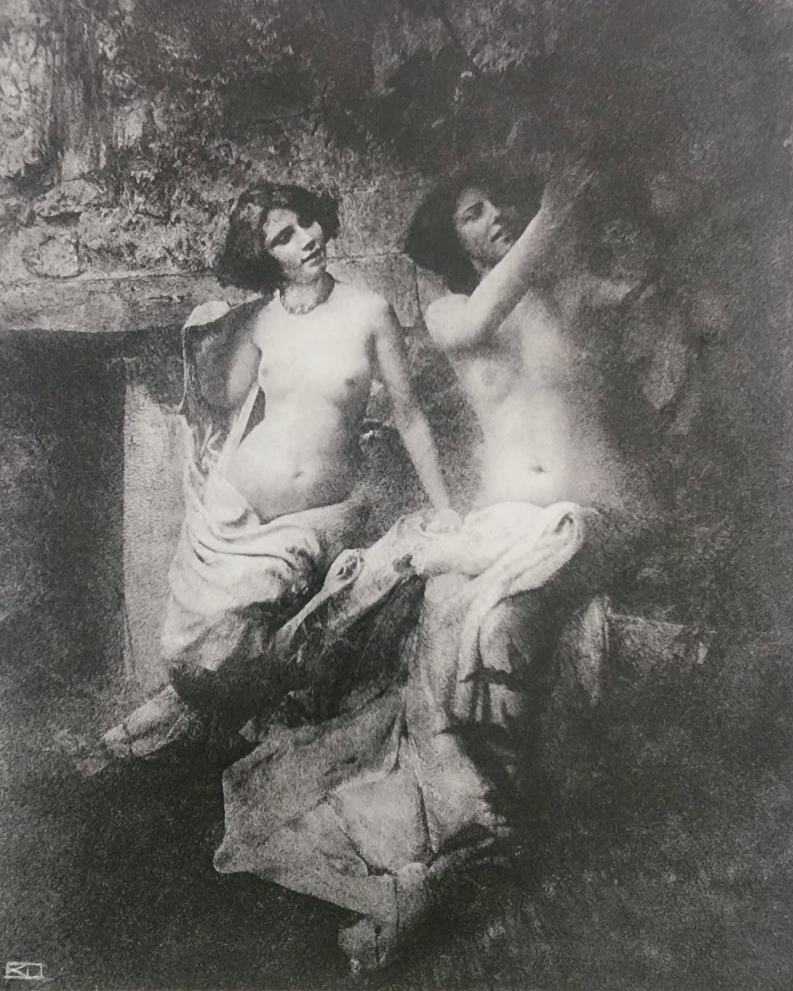 Best Female Nude Photography, 1850 - 2001: Artist/Photographer: Various photogrpher, include: Araki, Exe Arnold, Peter Beard, Bill Brandt, Brassai, Lucien Clergue, Horst P. Horst..... Title/Subject: Best female nudes photography 1850 to 2001 T
