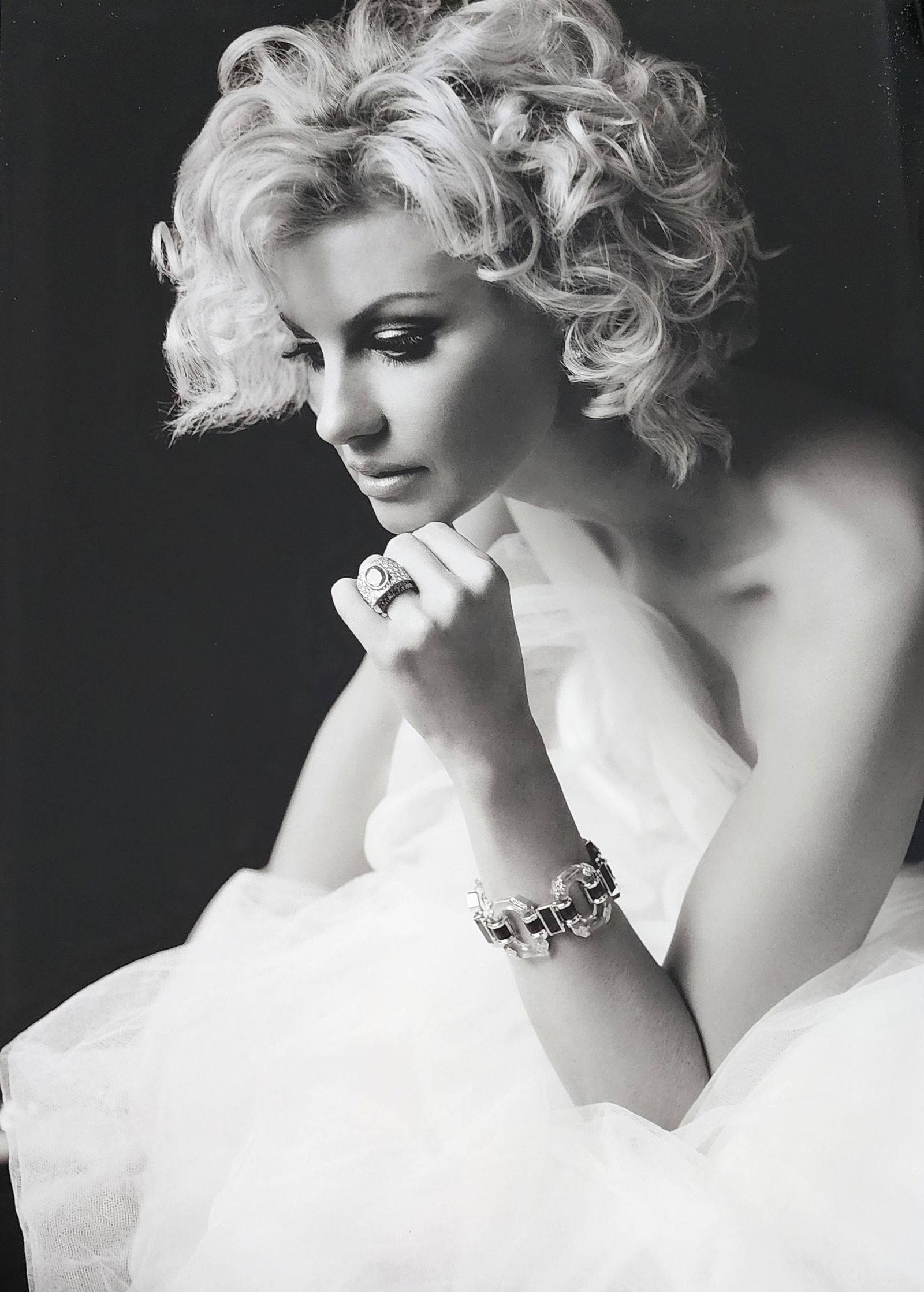 Russel James, Stunning, 2017 (1 of 1)