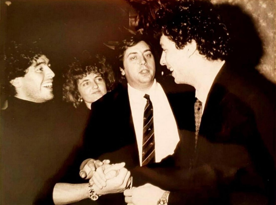 Diego Maradona Photo By Giorgio Ravenazzi, Football Vintage Gelatin Silver Print - 1: DIEGO MARADONA and Gianluca Vialli Photo by Giorgio Ravenazzi, 1950s Football Vintage Gelatin Silver Print 18 x 24 cm. - 7 x 9.4 inches Condition: Excellent Comes with a Letter of Authenticity,