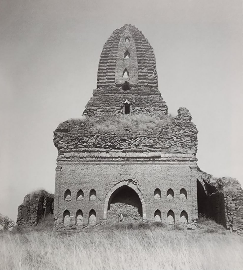 Lynn Davis 'Pagan, Burma 1993' - Limited edition of 50: Photographer: Lynn Davis Title: Pagan, Burma Date Of Negative: 1993 Type Of Print: Sheet Fed Photogravure/Offset lithograph Date Of Print: 1999 Edition: From the rare edition of 50, signed and numbere