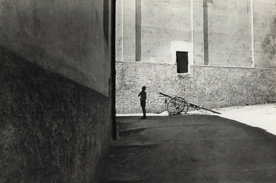 Henri Cartier Bresson, Italy Boy Cart Salerno Child, 1933: Item Details Description Photographer: Henri Cartier-Bresson (French 1908 - 2004) - Internationally renowned photographic artist - widely considered the "father" of modern photojournalism. Subject/Tit