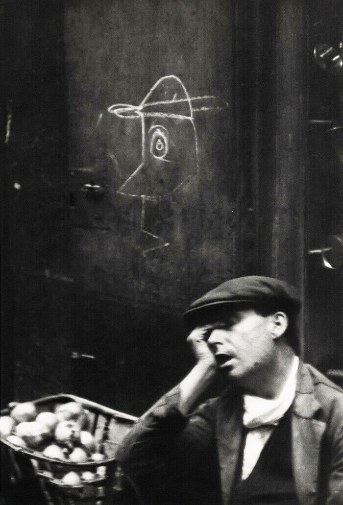 Henri Cartier Bresson, Humor Barcelona, 1933: Item Details Description Photographer: Henri Cartier-Bresson (French 1908 - 2004) - Internationally renowned photographic artist - widely considered the "father" of modern photojournalism. Subject/Tit
