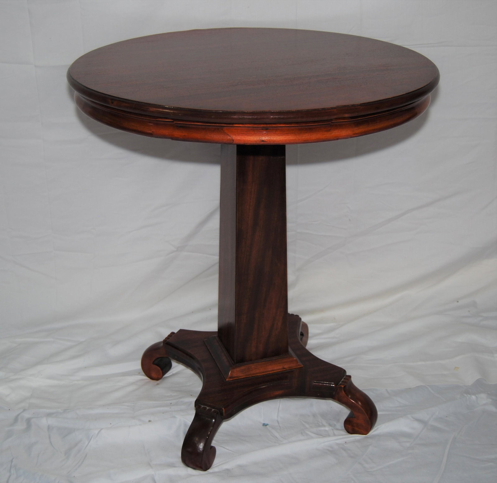 Antique Round Top Mahogany Table-mid 1800s: Antique Mahogany Side Table with Round Top. Tapered pedestal with 4 curled feet. 1860 -70. Has likely been refinished. 29"h x 26"w.