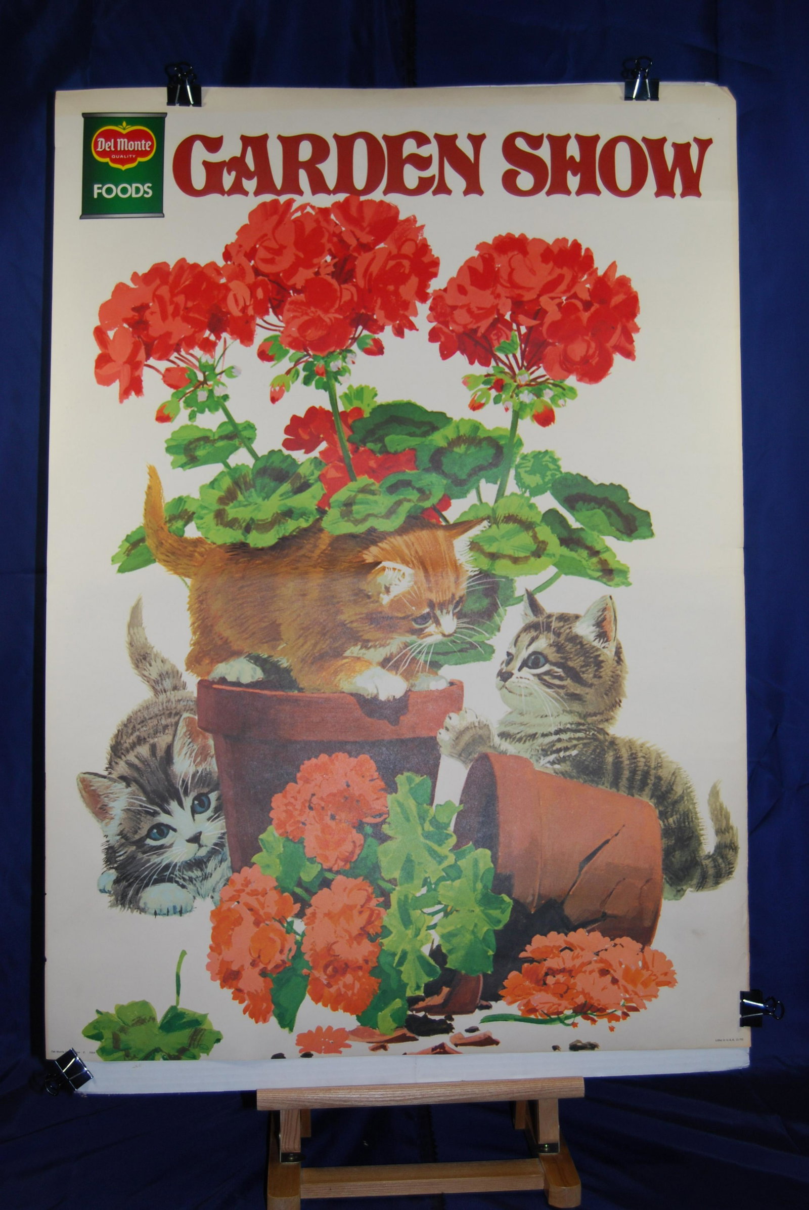 Vintage Advertising - 4 Del Monte Food Posters: Vintage Advertising – Del Monte Foods Supermarket Double Sided Lithographs from 1970. Lot of 4 items, but as these are double sided posters there are 8 posters in this lot. All are depicted in t