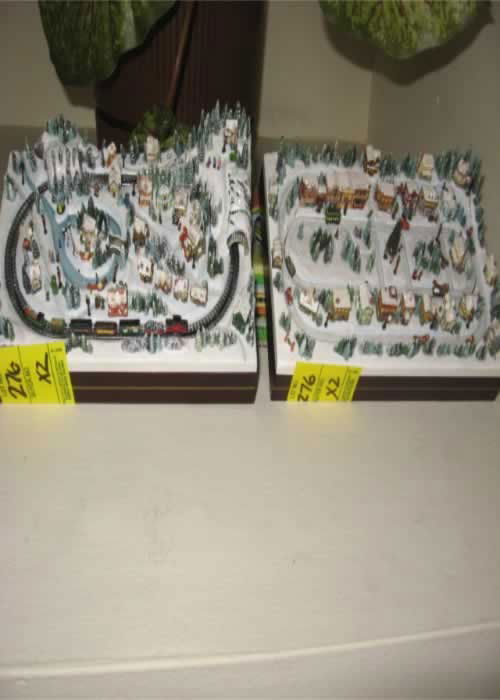 Thomas Kinkade Mini Villages: Thomas Kinkade villages, Christmas Miniature Villages, (1) Hawthorne Village Christmas Crossing, sculpture #A3237 circa 2008, (1) Hawthorne Village Main Street, sculpture #A6321, circa 2008, both batt