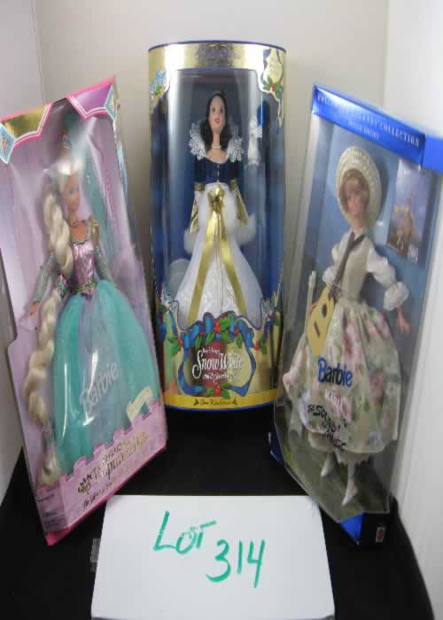 Hollywood Legends Barbie Collection: Hollywood Legends Collection Barbie as Maria in "The Sound of Music" (New in box) , Children's Collector series Barbie as "Rapunzel" (New in box) , Disney Holiday Collection "Snow white" doll (New in 