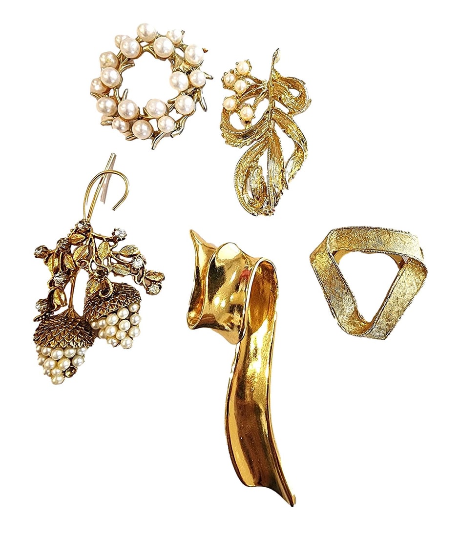 5 Vintage Gold-Toned Broaches. One marked Avon, and one marked Mamselle. NO RESERVE (1 of 1)