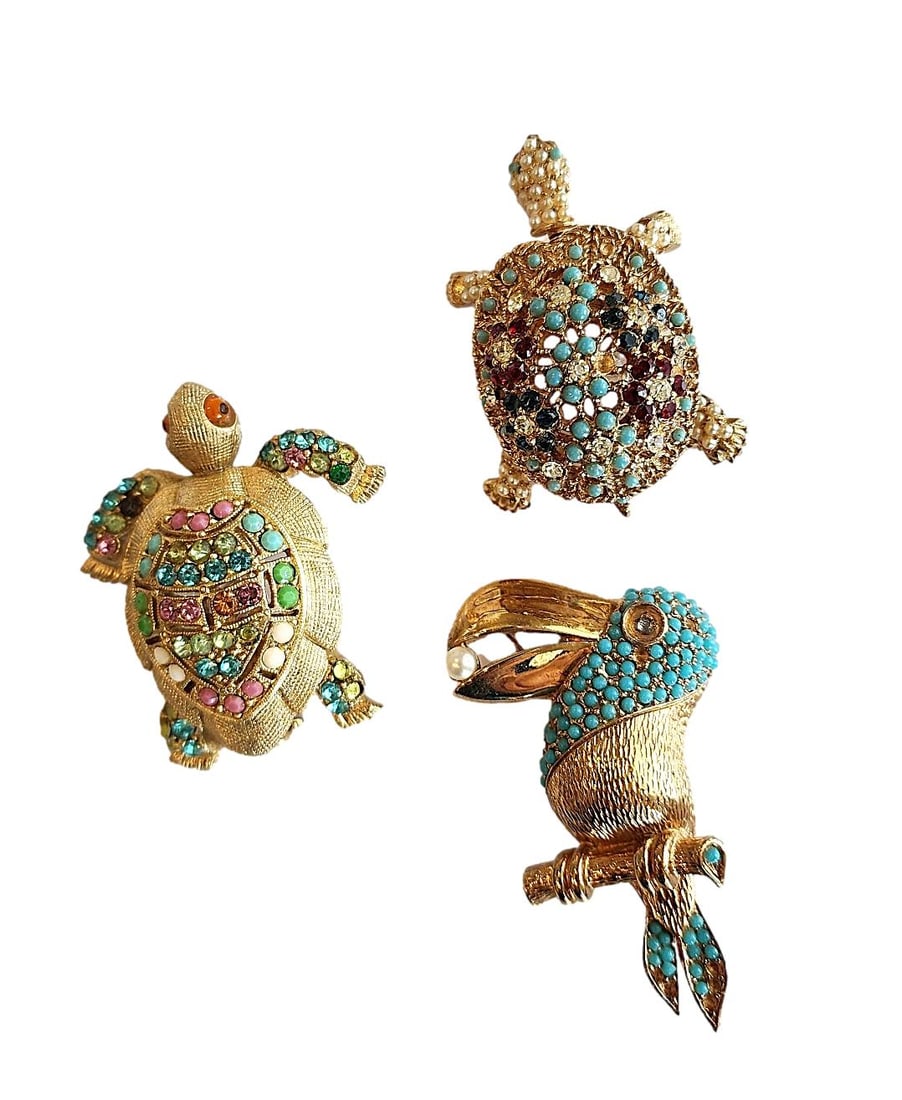 Vintage 3 Turquoise and Crystal beaded Pins. 2 Turtles and One Parrot. (1 of 1)