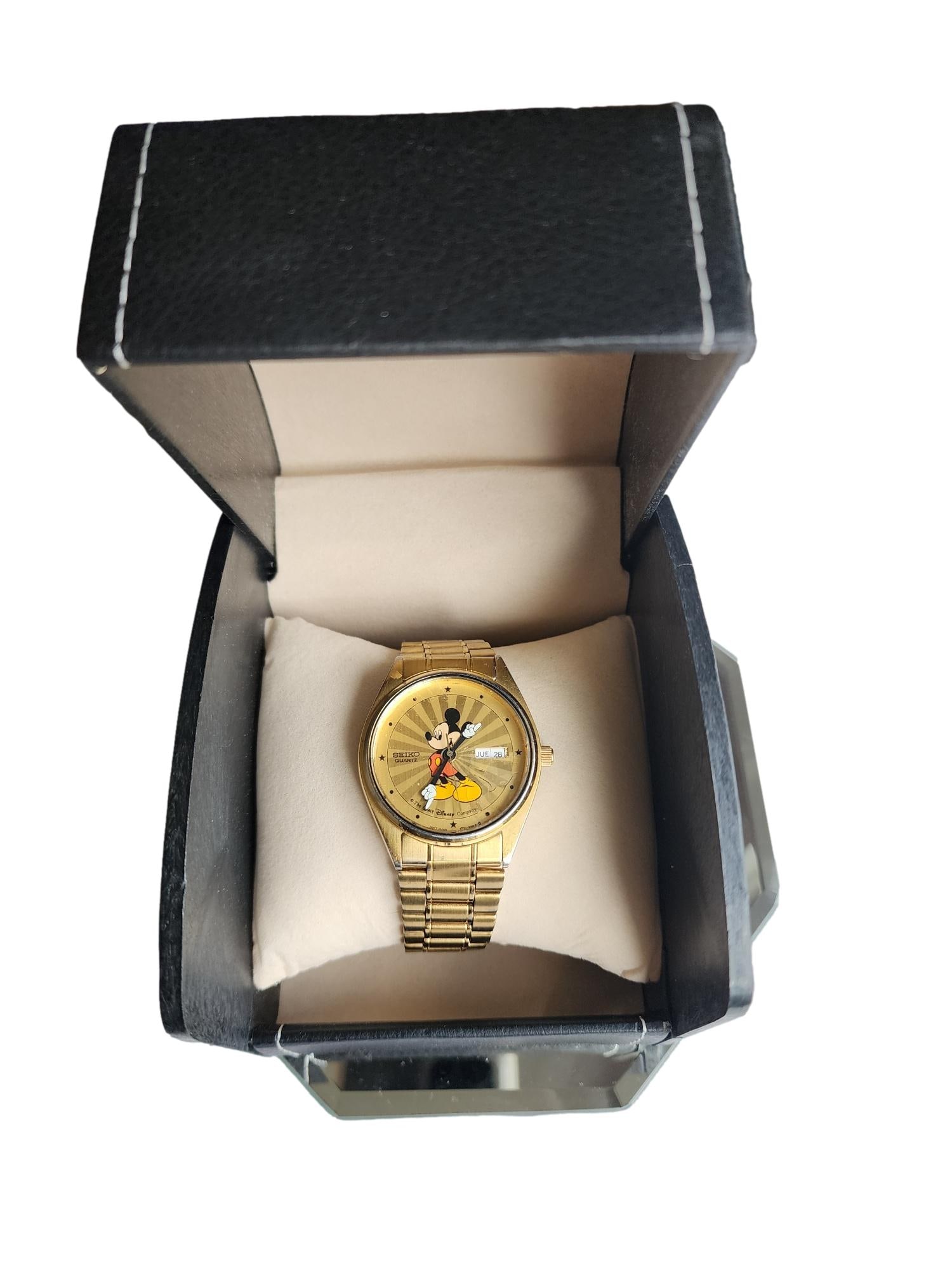 Vintage Mickey Mouse Watch by Seiko - Walt Disney TM (1 of 2)