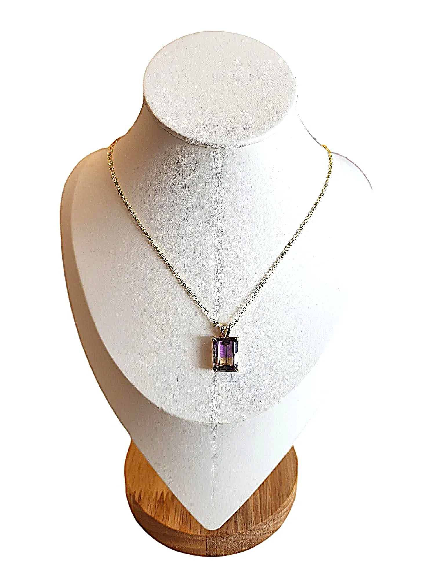Estate Piece. Tourmaline Gemstone Pendant Necklace. Genuine. (1 of 1)