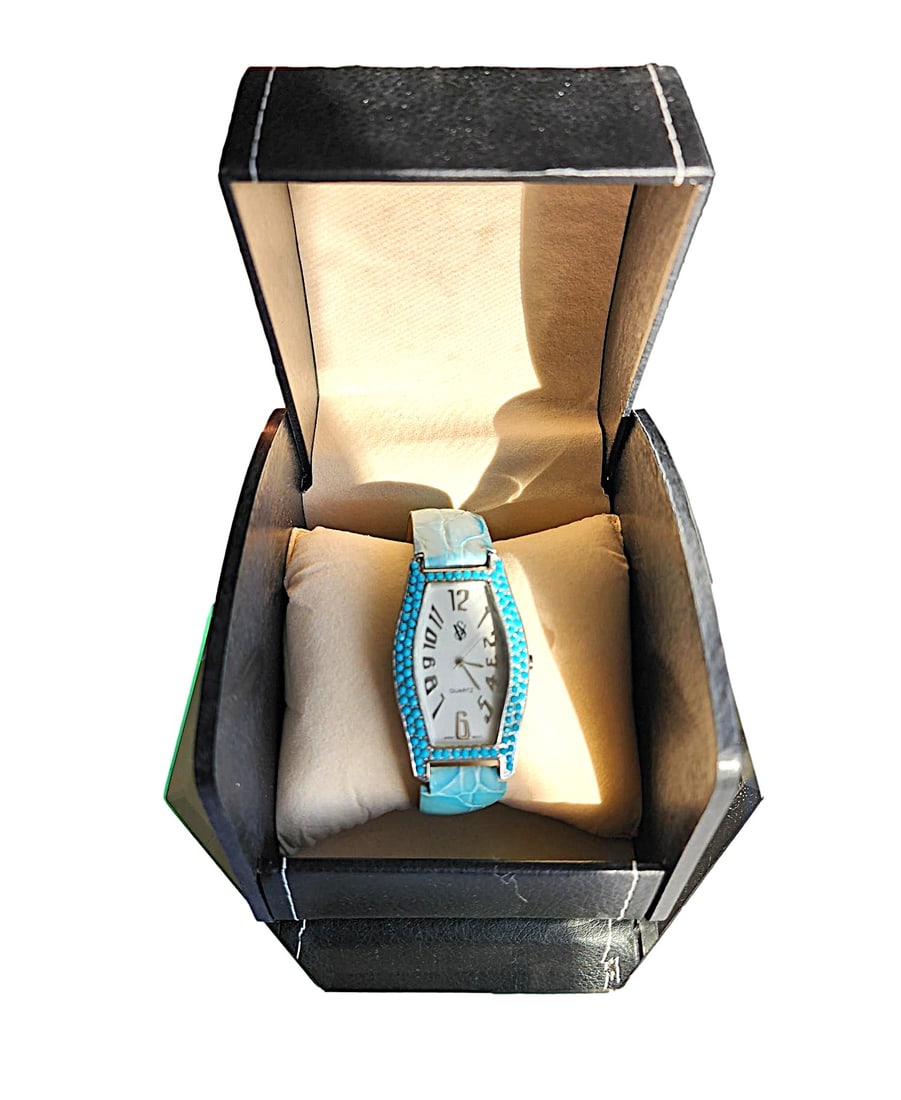 New Victoria Secret Fashion Watch in Turquoise - Quartz (1 of 4)