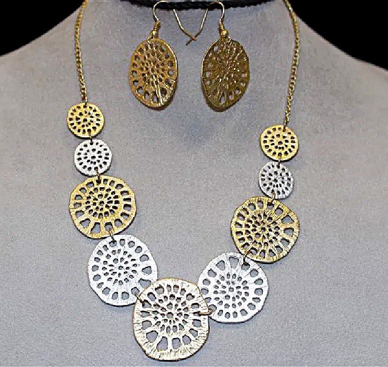 Necklace and Earrings Set - Zinc Alloy Gold Tone Set - New approx. 16" (1 of 3)