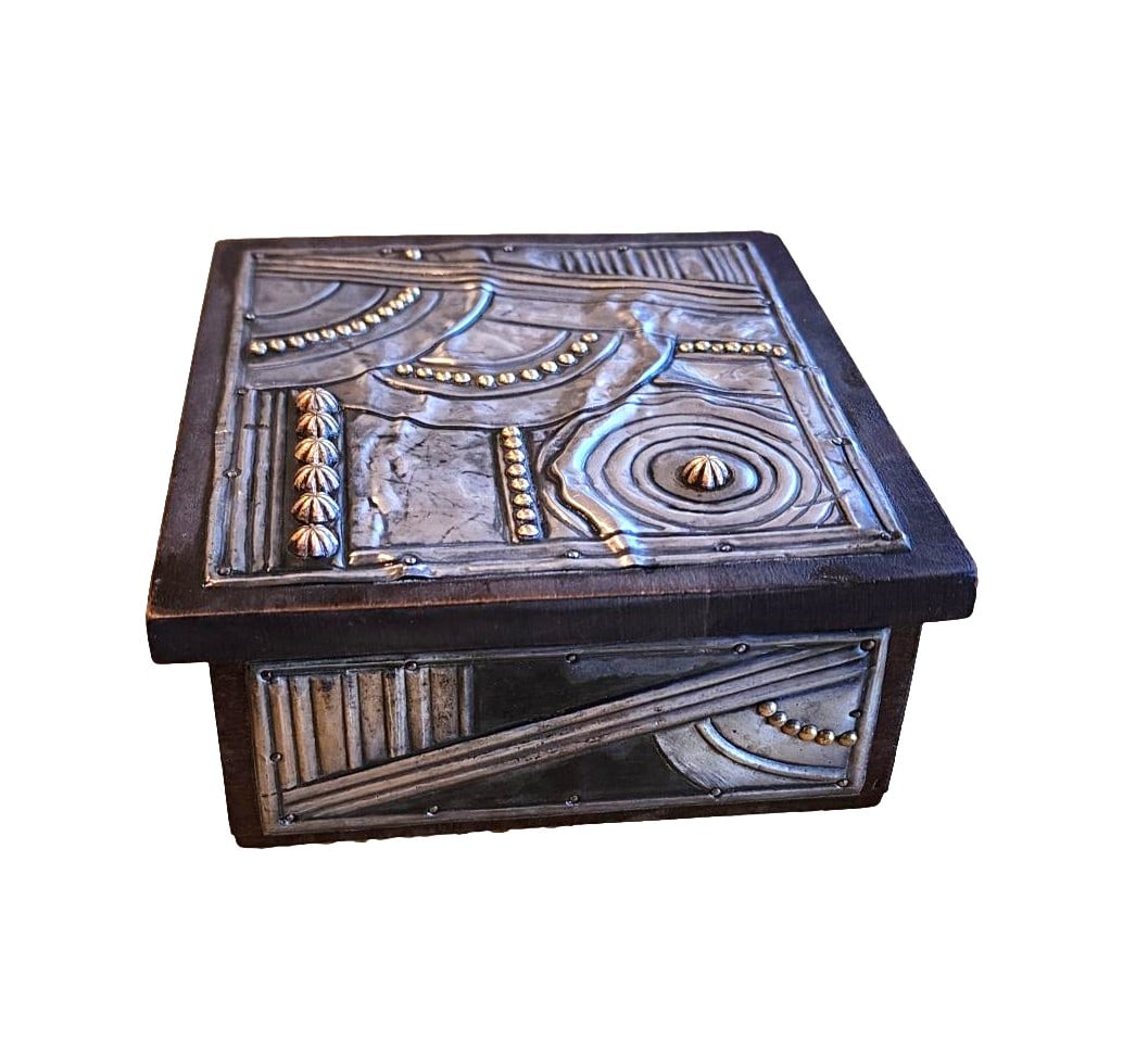 L'Art Pratique French Box w/ Pewter Panels (1 of 4)