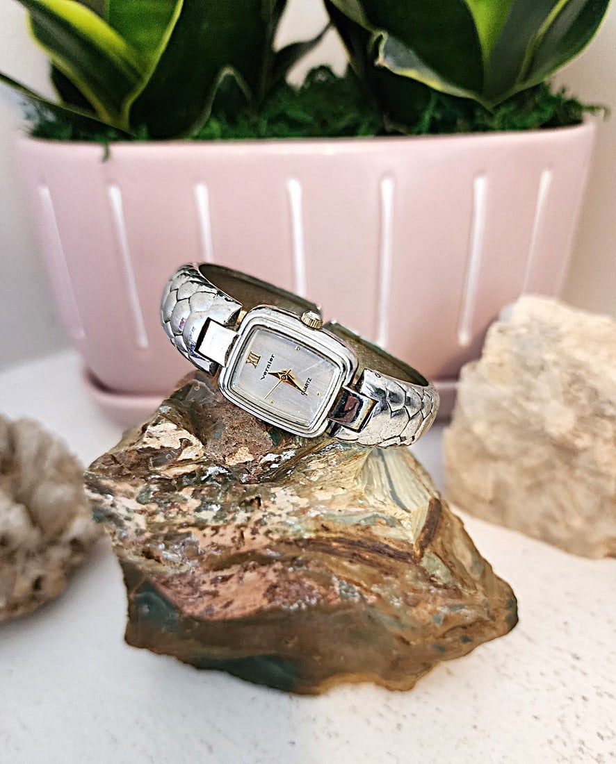 Vintage Woman's Vernier Cuff Watch - Quartz (1 of 2)