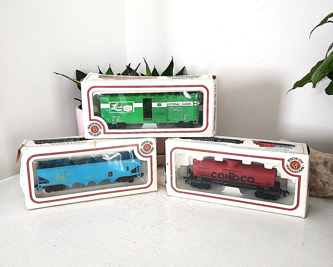 3 HO Scale Vintage Box Cars by Bachman - Original Packaging (1 of 2)