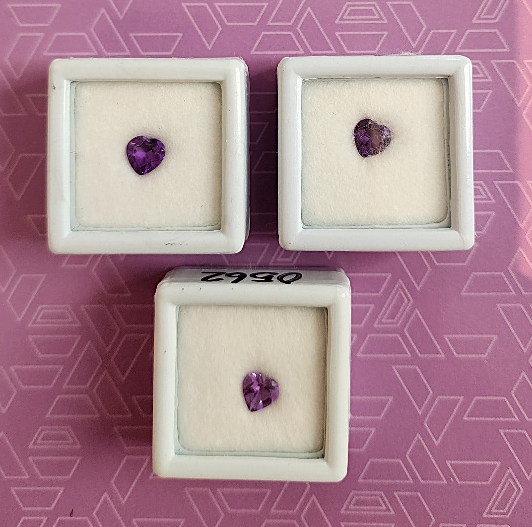 3 x Beautiful Brazilian Amethyst Heart Cut Stones - 3/4ct. (1 of 2)
