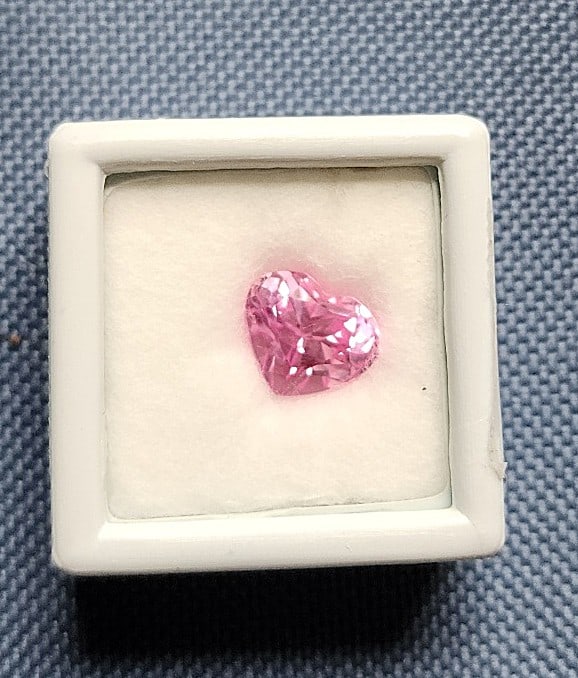 4 ct. Sparkling AAA Pink Heart Cut Topaz - Gemstone (1 of 3)