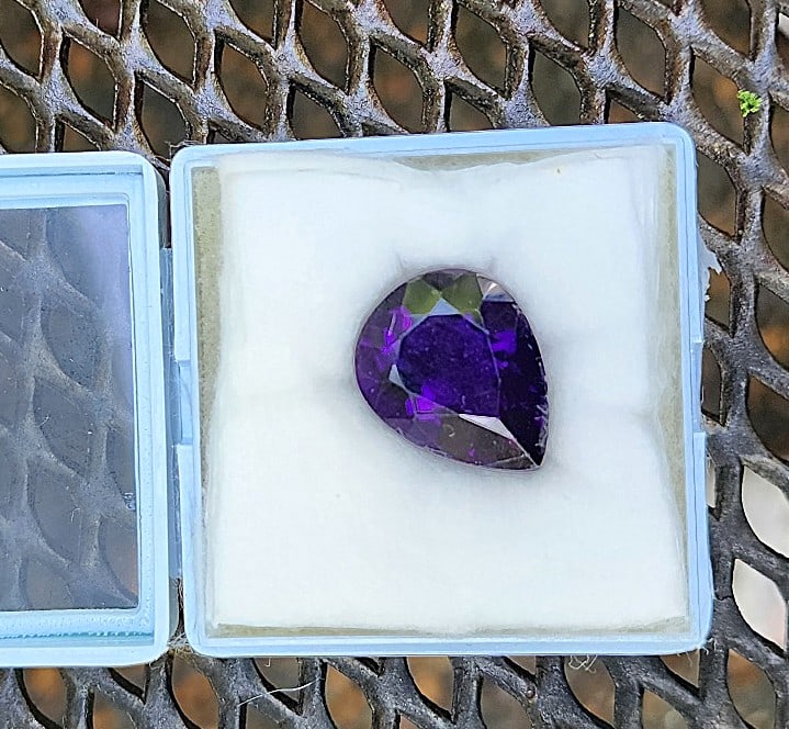 19.50 ct. Valuable Pear Shape Purple Amethyst Gemstone (1 of 1)