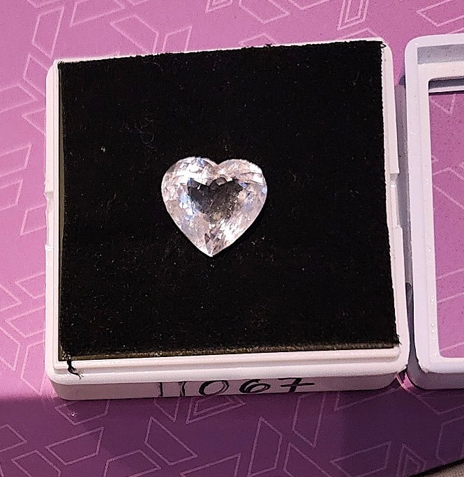 8.3 ct. Fantastic Natural Pink Heart Shaped Morganite - AAA (1 of 3)